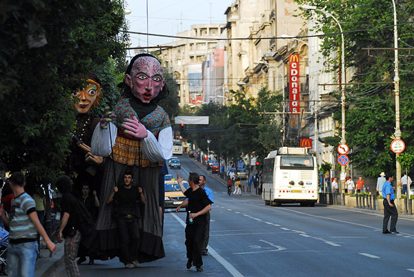 giant puppets in bucharest