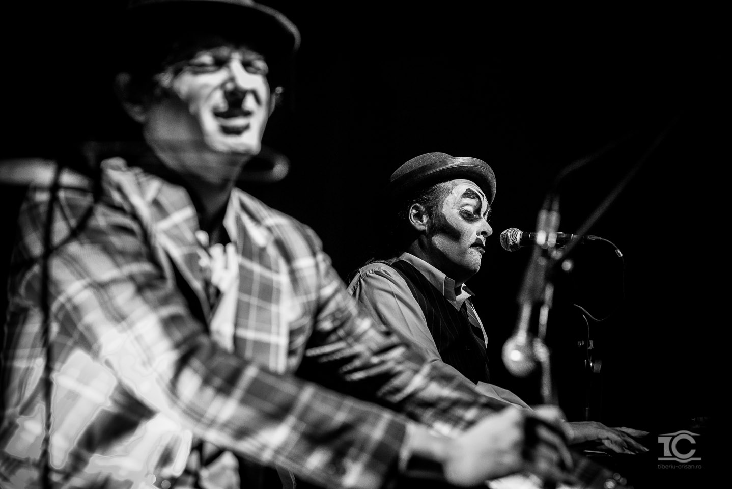 Adrian Stout  si  Martyn Jacques de la Tiger Lillies live la Cluj