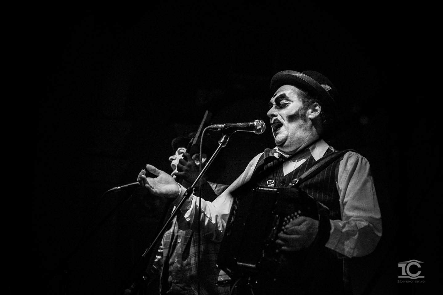 Adrian Stout  si  Martyn Jacques de la Tiger Lillies live la Cluj